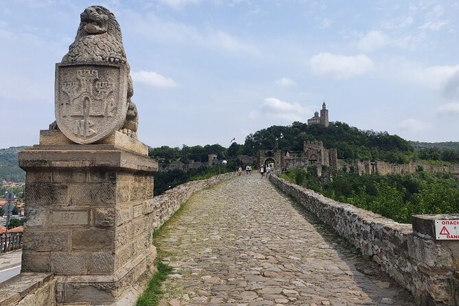 Bulgaria Day Trip: Basarabovo Monastery, Tsarevets & Arbanasi - Walking, weather, and practical limits