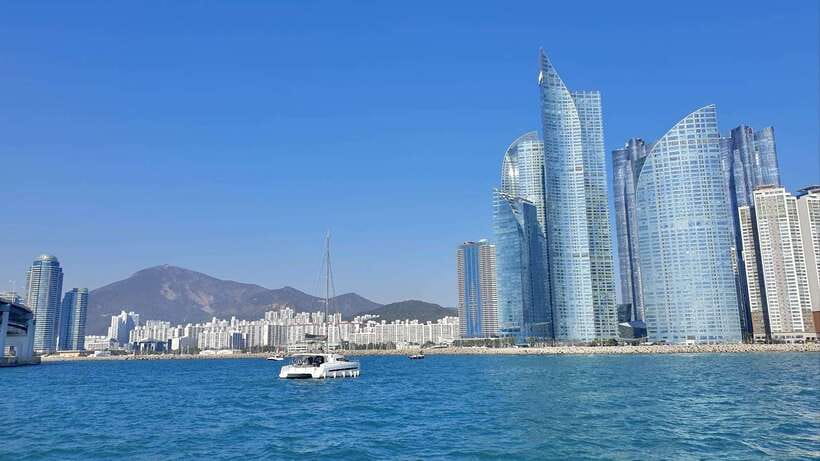 Busan's Best: Sea Temples, Yacht Tour & Sky Capsule Day Tour - Gamcheon Culture Village and the final hour