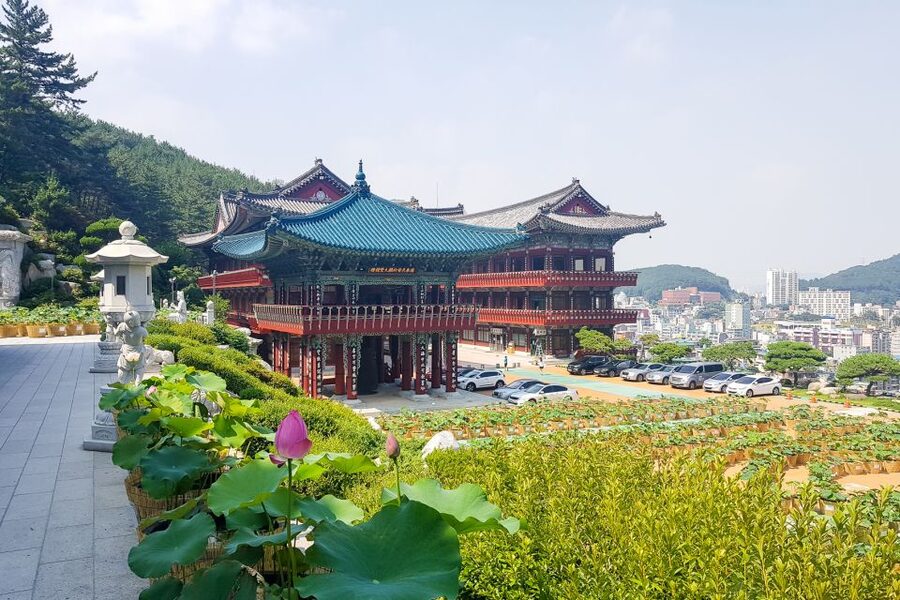 Busan Tour: Gamcheon Village & Yonggungsa Temple + Lunch - Songdo Sky Walk and the coast