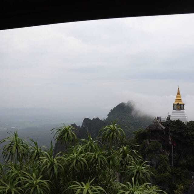 Chang Mai: Unseen in Thailand Wat Chaloemprakiat Lampang - Kad Mae Tha: a short look at local commerce