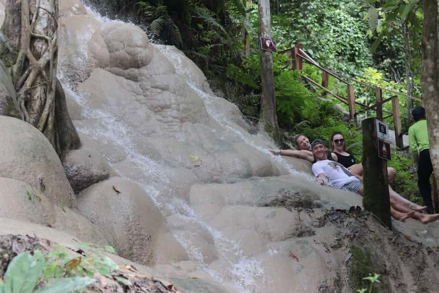 Chiang Dao Cave, Sticky Waterfall, Baan Den Temple Private - Chiang Dao Cave and the shapes made by water