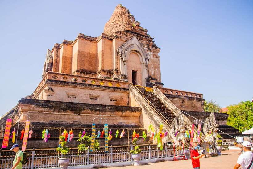 Chiang Mai: 3 Hour Old City and Temples Guided Walking Tour - Sustainability without a lecture