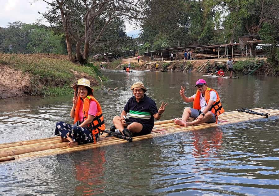 Chiang Mai: Bamboo Rafting and Wat Phra That Doi Kham - Fitness, clothing, and practical preparation