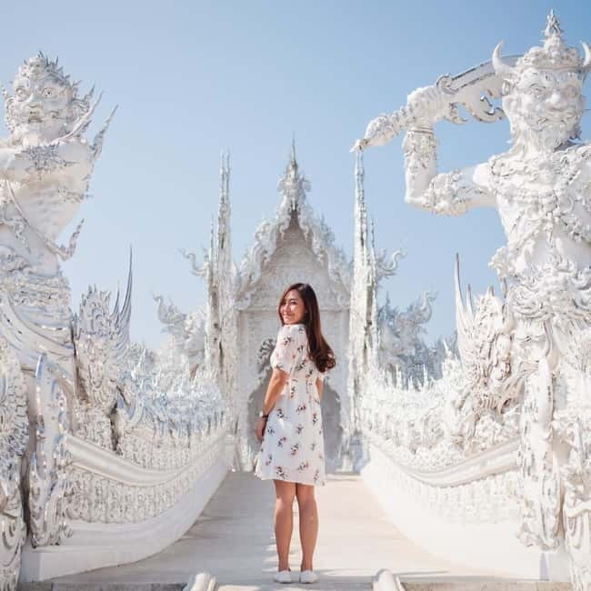 Chiang Mai: Chiang Rai Famous Temples & Hot Springs Day Trip - Wat Rong Khun, the White Temple, Is the Main Event
