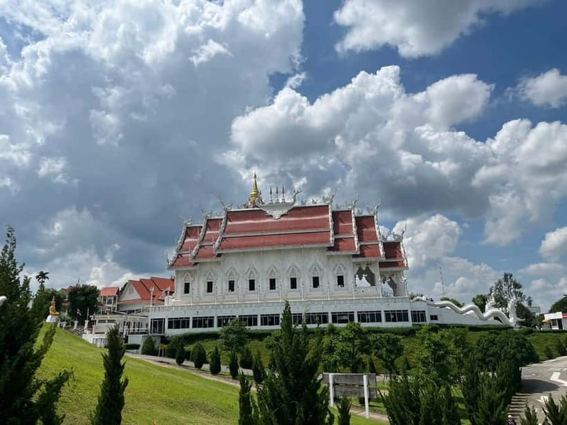 Chiang Mai: Chiang Rai Red, White, and Blue Temples day tour - Key points to know before booking