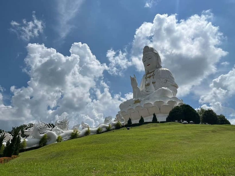 Chiang Mai: Chiang Rai Red, White, and Blue Temples day tour - Why Chiang Rai makes a demanding day trip