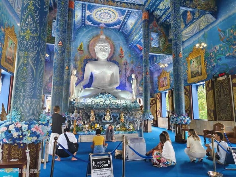 Chiang Mai: Chiang Rai Red, White, and Blue Temples day tour - The guide can shape the quality of the day