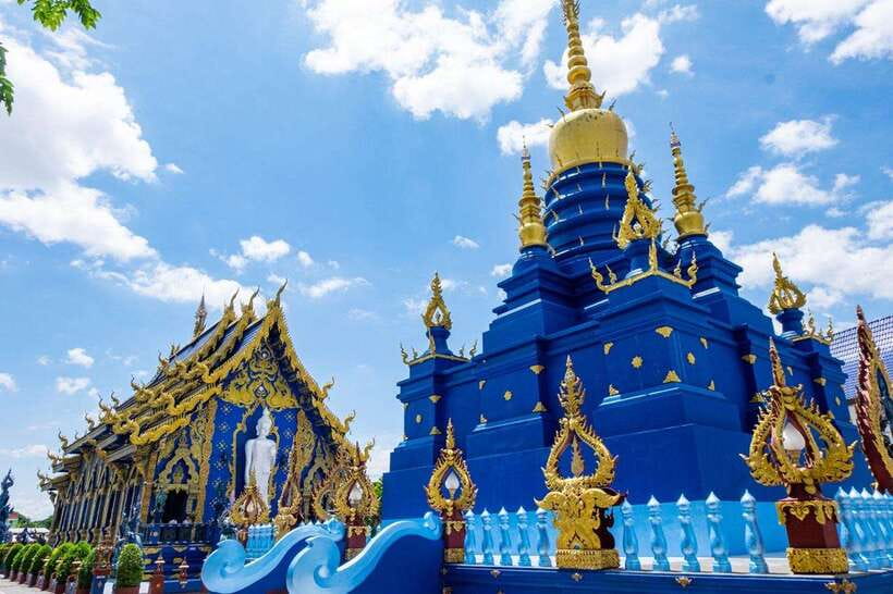 Chiang Mai: Chiang Rai Temples, Karen Tribe and Hot Springs - Transport, guides, and the real pace of the day