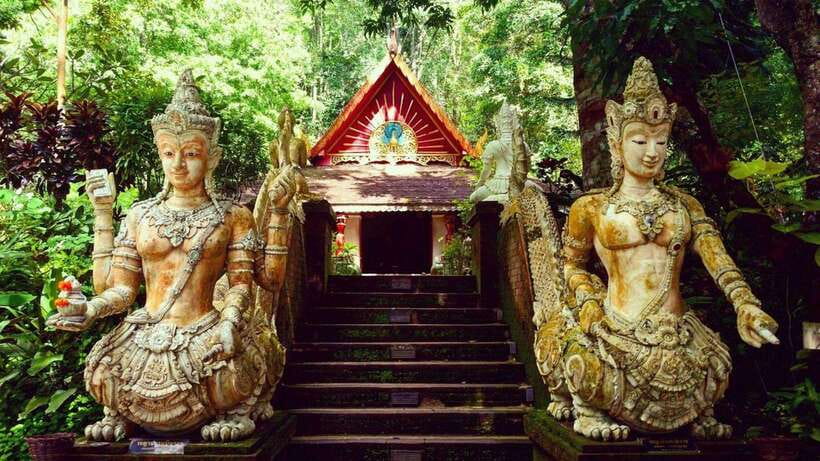Chiang Mai: Doi Suthep and Wat Pha Lat Temple Evening Tour - Wat Pha Lat: a quiet start among trees and statues