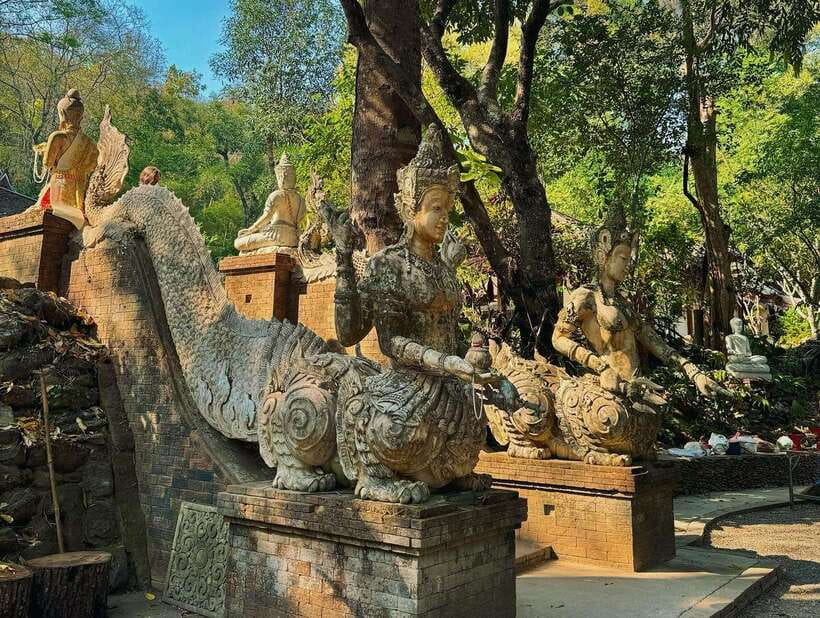 Chiang Mai: Doi Suthep and Wat Pha Lat Temple Evening Tour - Wat Phra That Doi Suthep and the 306 steps
