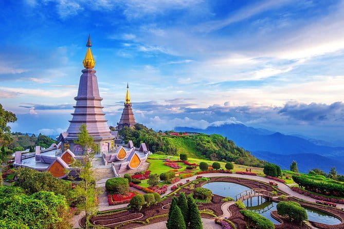 Chiang Mai: Doi Suthep Temple and Waterfall by Songtaew Trio - What the songthaew ride is really like