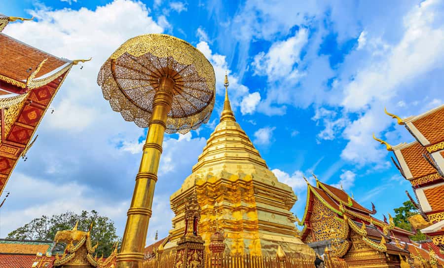 Chiang Mai: Doi Suthep, Wat Pha Lat & Wat Umong Spanish Tour - Thai lunch beside Huai Tung Tao Lake