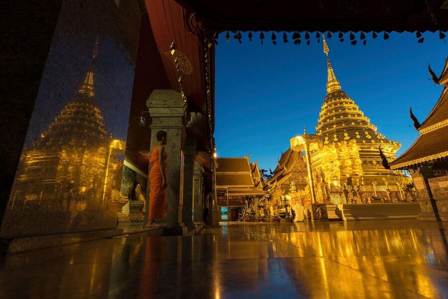 Chiang Mai: Doi Suthep & Wat Umong Twilight Tour with Pickup - Who should choose this temple tour?