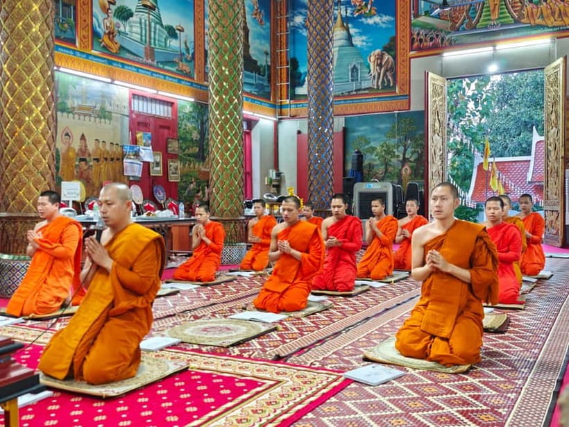 Chiang Mai: Evening Chanting & Meditation - A short meditation that asks for stillness