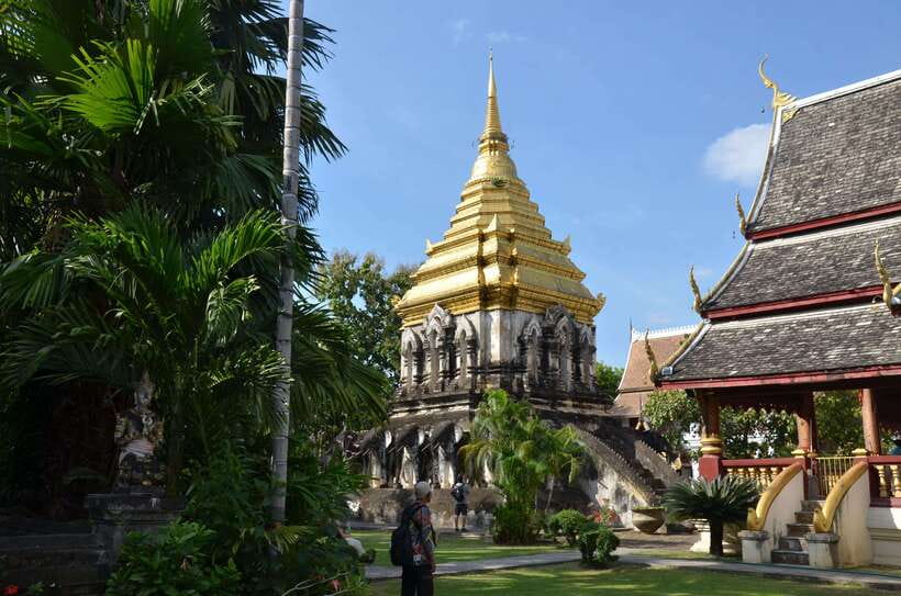 Chiang Mai: Historic Temples and City Guided Walking Tour - Wat Chiang Man begins the story in 1296