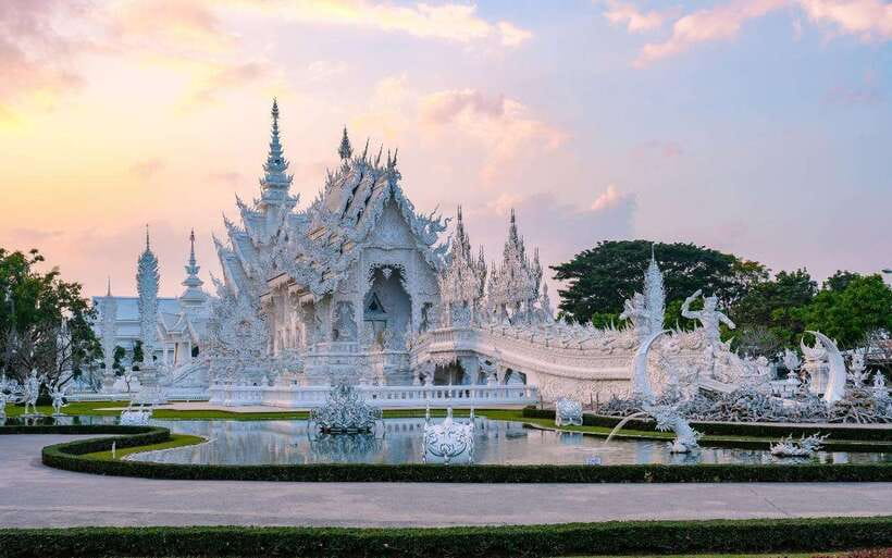 Chiang Mai: Lalita Cafe & White, Blue, Big Buddha Temples - The long road from Chiang Mai