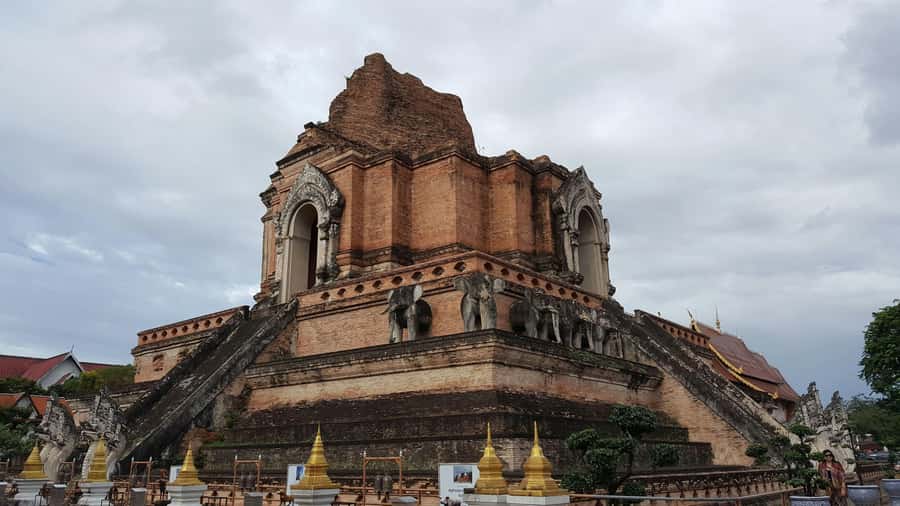 Chiang Mai Light: Tuk Tuk Night Tour with Temples & Markets - Why Chiang Mai works so well after dark