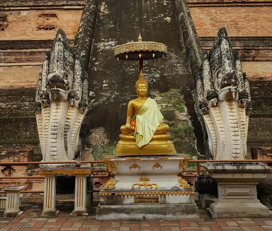 Chiang Mai Light: Tuk Tuk Night Tour with Temples & Markets - What the tuk-tuk adds to the experience