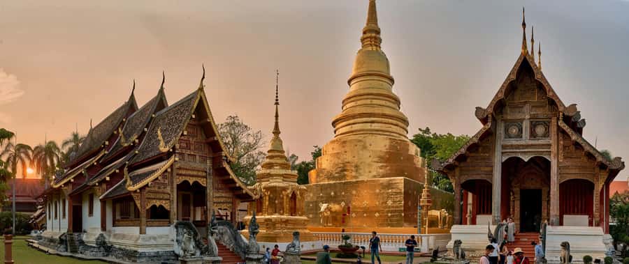 Chiang Mai Light: Tuk Tuk Night Tour with Temples & Markets - Guide quality matters more than the route map