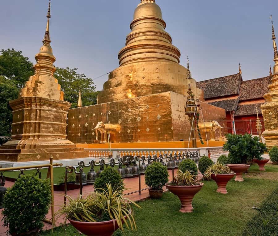 Chiang Mai Light: Tuk Tuk Night Tour with Temples & Markets - Wat Phra Singh and the Old City temples