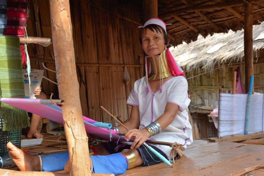 Chiang Mai: Long Neck Village & Chiang Rai’s Iconic Temples - The real shape of this Chiang Rai day trip