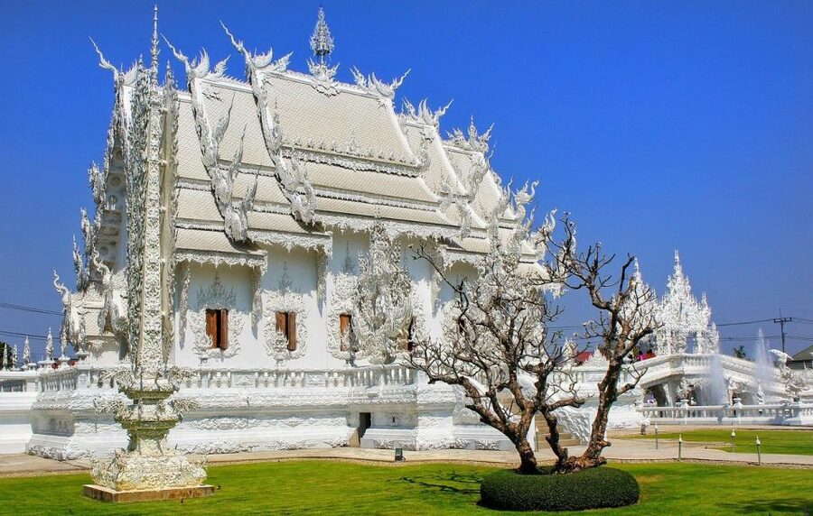 Chiang Mai: Long Neck Village & Chiang Rai’s Iconic Temples - Thai buffet lunch beside the White Temple