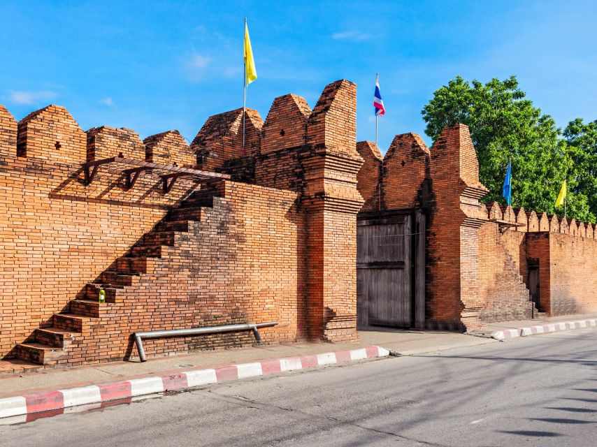 Chiang Mai: Private Tuk Tuk Tour of City Temples With Pickup - A quick tuk tuk route through Chiang Mai’s old city