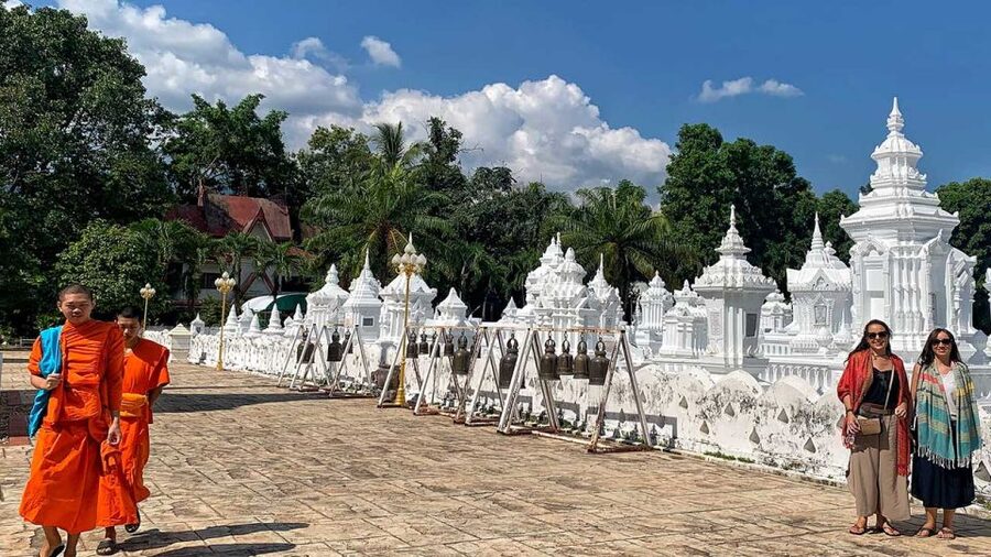 Chiang Mai: Silver Craftwork Temple Tour with Monk Meeting - Clothing, temple manners, and practical comfort