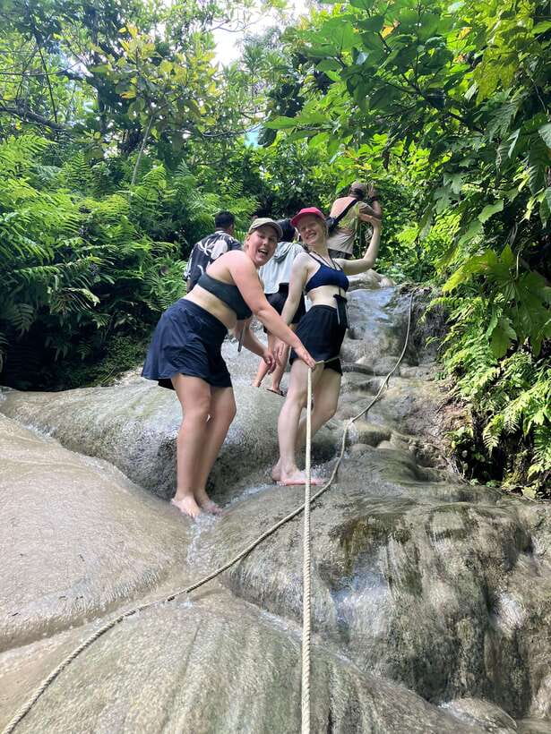 Chiang Mai: Sticky Waterfall scenic loop unseen lake &temple - Who will enjoy this day most