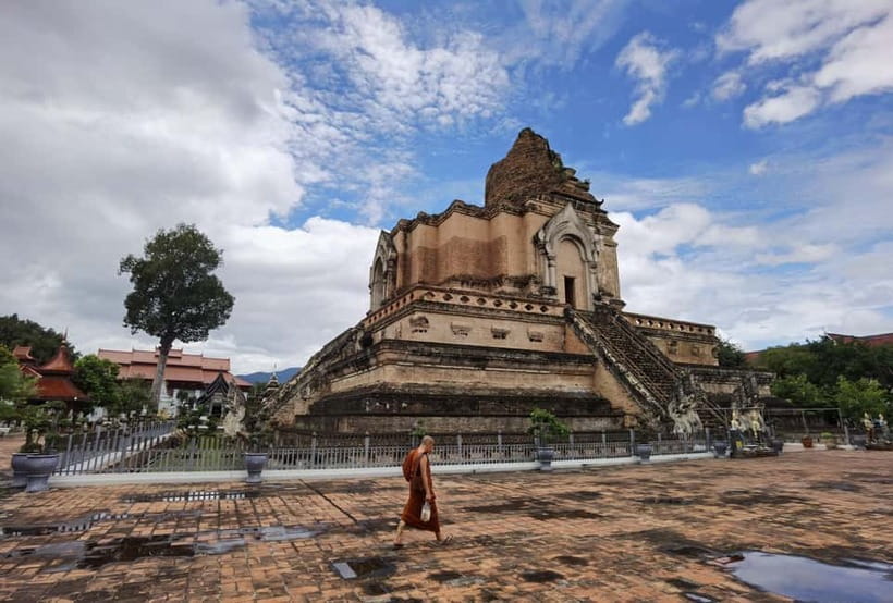 Chiang Mai: Temple And City Walking Tour Part I - Why this temple walk is more than a photo stop
