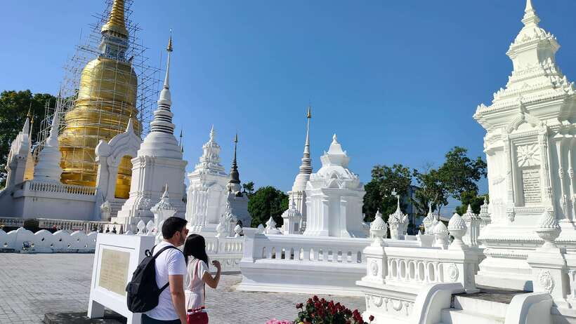 Chiang Mai: Tuk-Tuk Evening Tour with Temples & Street Foods - Who will get the most from this evening