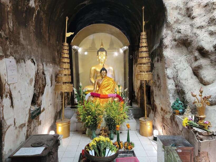 Chiang Mai:Wat Phra That Doi Suthep & Wat Umong Evening Tour - Transport, pickup, and the four-hour schedule