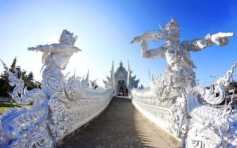 Chiang Mai: White, Blue & Big Buddha Temples in Chiang Rai - The early pickup and long road to Chiang Rai