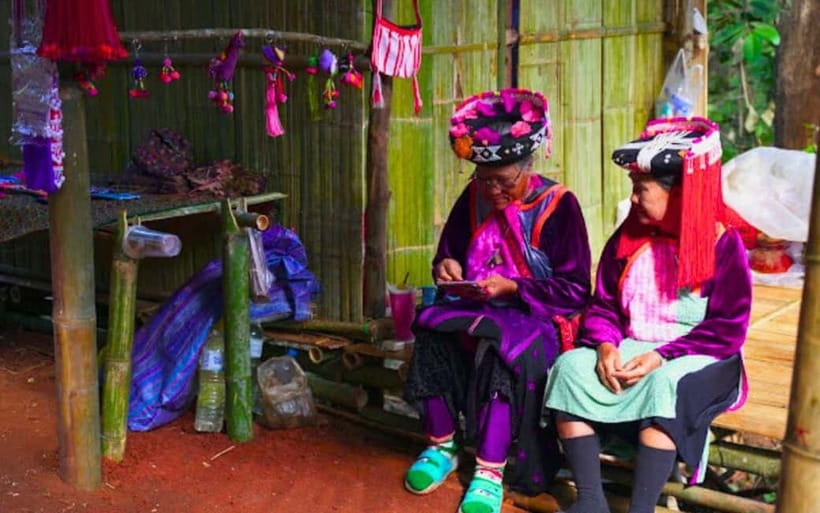 Chiang Mai: White & Blue Temples, Black House & Hill Tribes - Mae Kachan Hot Spring: a short first stop
