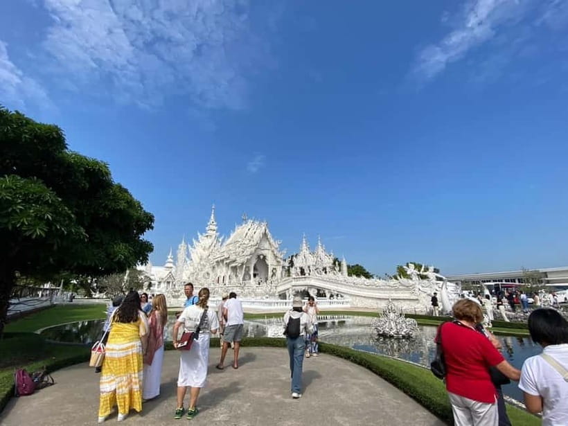 Chiang Rai: 3 Temples, Long Neck Village & Lalitta Café - Lunch keeps the day moving