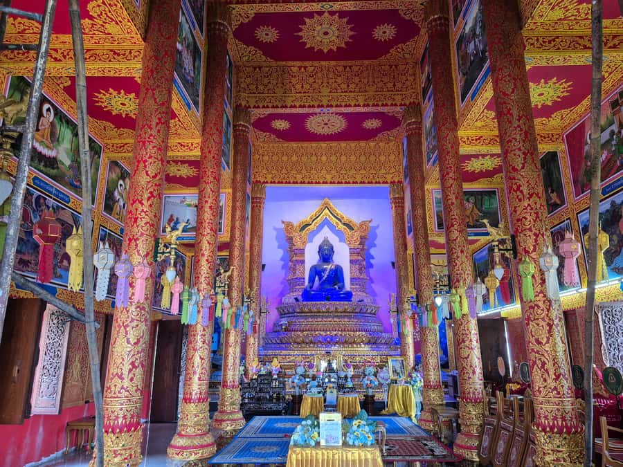 Chiang Rai : Half-Day Temple Tour in Chiang Rai (8 am -1 pm) - The Blue Temple: blue and gold from floor to ceiling