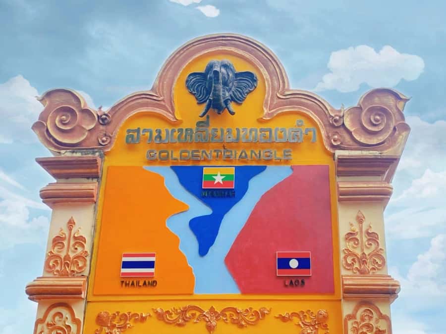 Chiang Rai Red Temple & Golden Triangle Boat Trip Free Lunch - Long Neck Karen Village offers a cultural stop