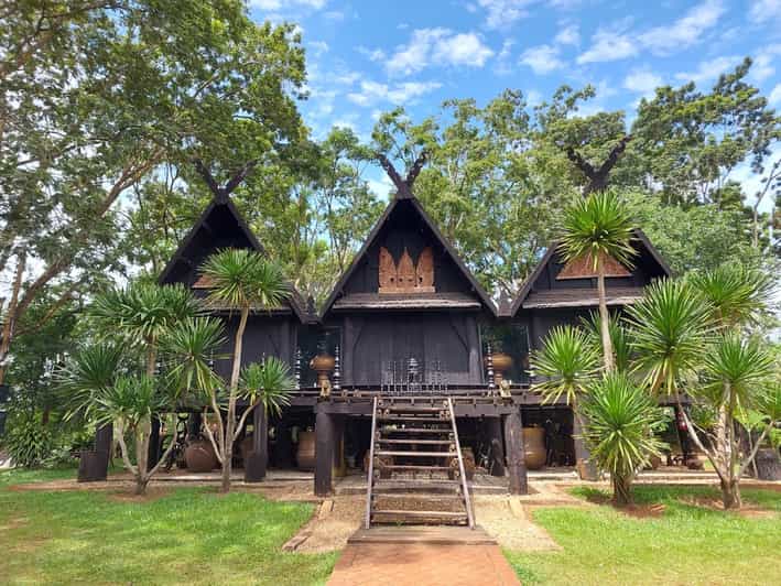 Chiang Rai: Temple Treasures & Popular Sightseeings (Buffet) - Wat Rong Suea Ten and its blue interior