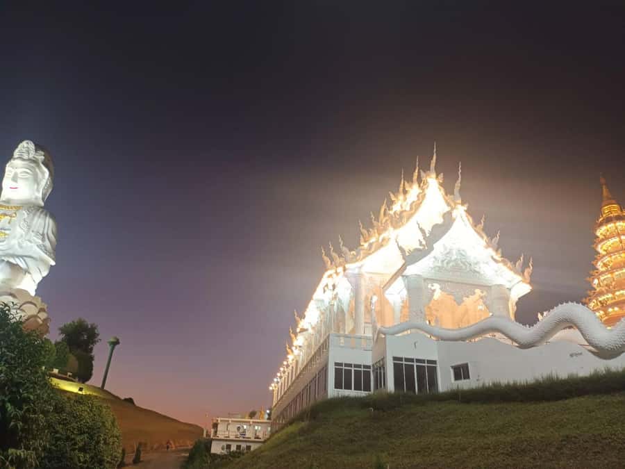 Chiang Rai White & Blue & Huay Pla Kang Temple& Lalitta Cafe - Wat Rong Suea Ten, Chiang Rai’s Blue Temple