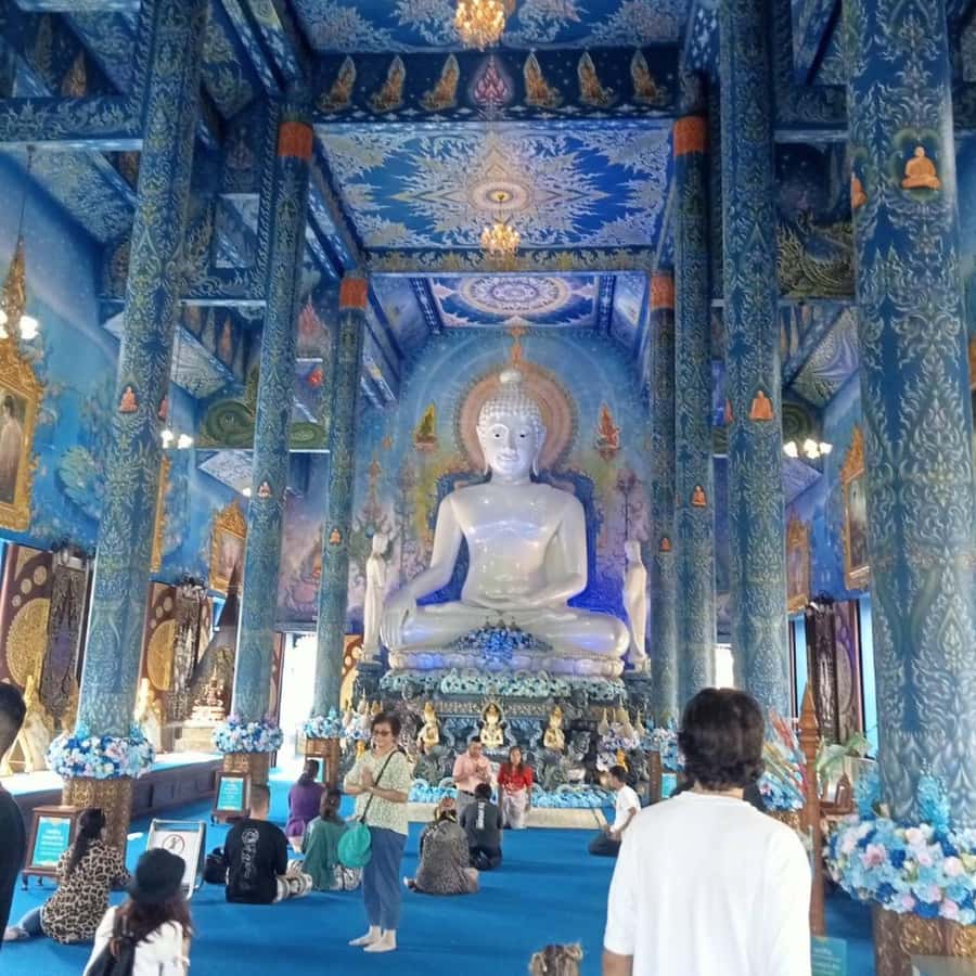 Chiang Rai White & Blue & Huay Pla Kang Temple& Lalitta Cafe - Lalitta Café brings a polished finish