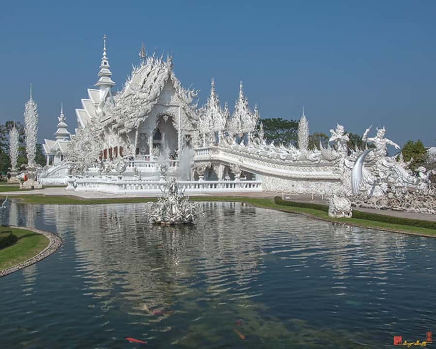 Chiang Rai: White, Blue, Red Temples, Long Neck Tour - The road north and Mae Khachan Hot Springs