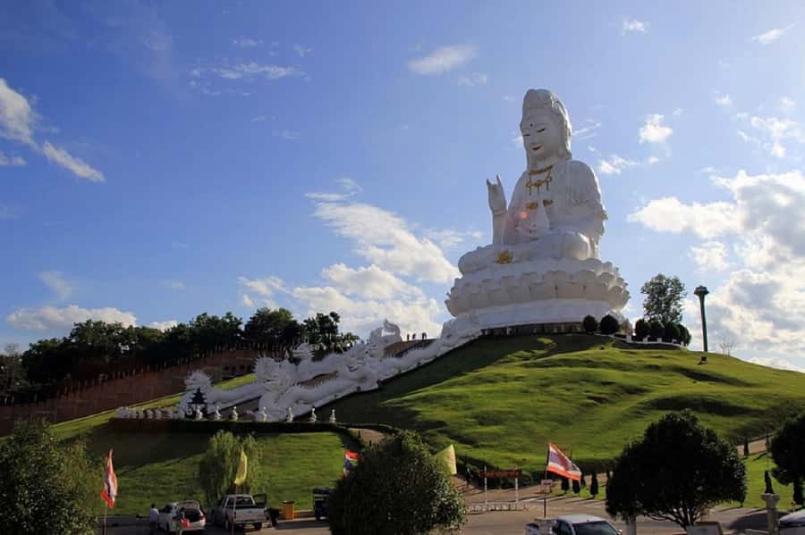 Chiang Rai White Temple and Blue Temple Day Tour - Lunch and the Blue Temple