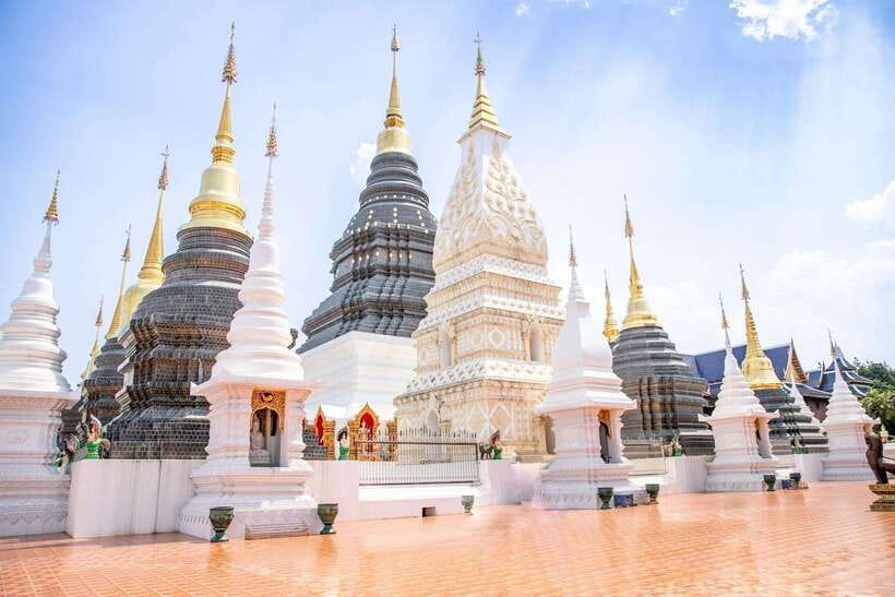 Chiangma: Wat ban den, Blue Temple & Sticky Waterfall. - What the four-hour schedule really means