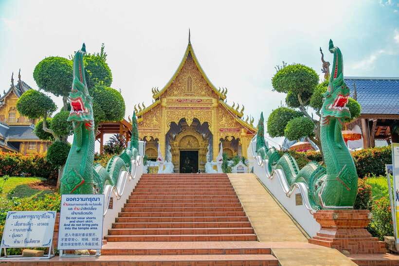 Chiangma: Wat ban den, Blue Temple & Sticky Waterfall. - Transport, group size, and personal service