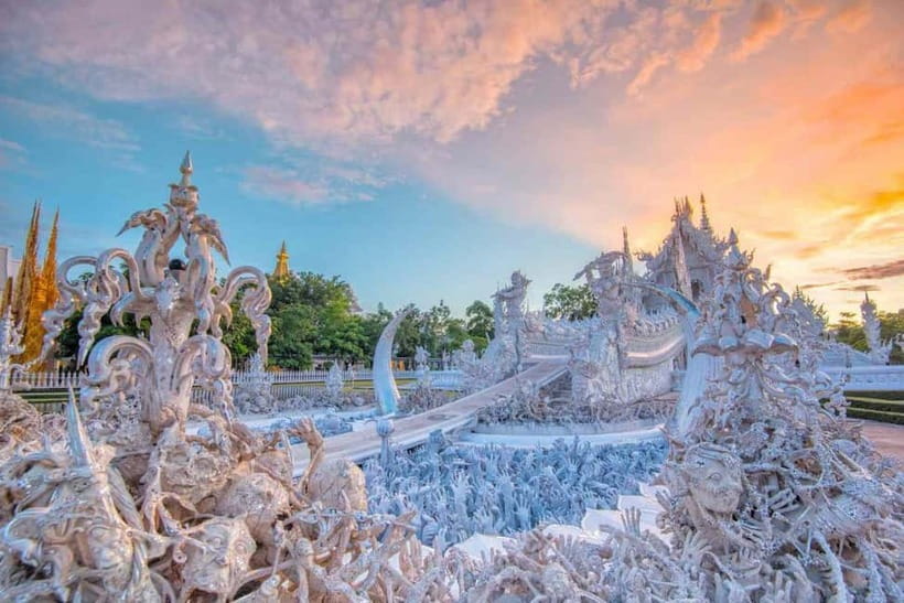 Chiangrai : Half Day Tour 3 Famous Temples / (Private tour) - The Black House, where temple route becomes art visit