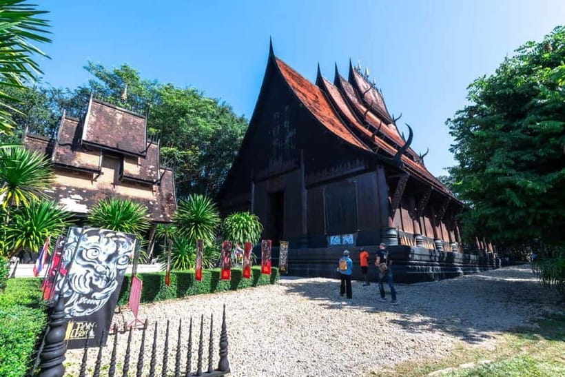 Chiangrai : Half Day Tour 3 Famous Temples / (Private tour) - What the driver service adds