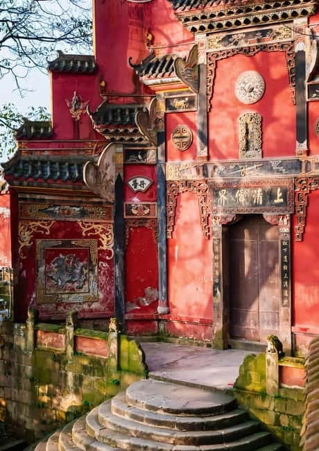 Chongqing: Historical Blocks, Temple, and Mountain Tour - Starting at Longmenhao Old Street