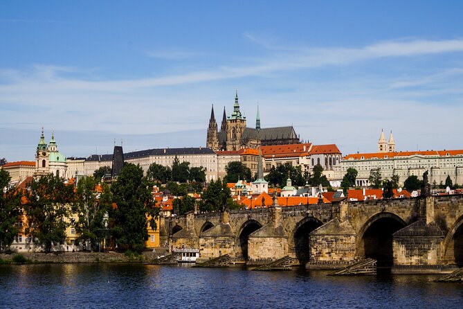 Classic Prague Castle Tour, Strahov Monastery & Castle District - Key points at a glance