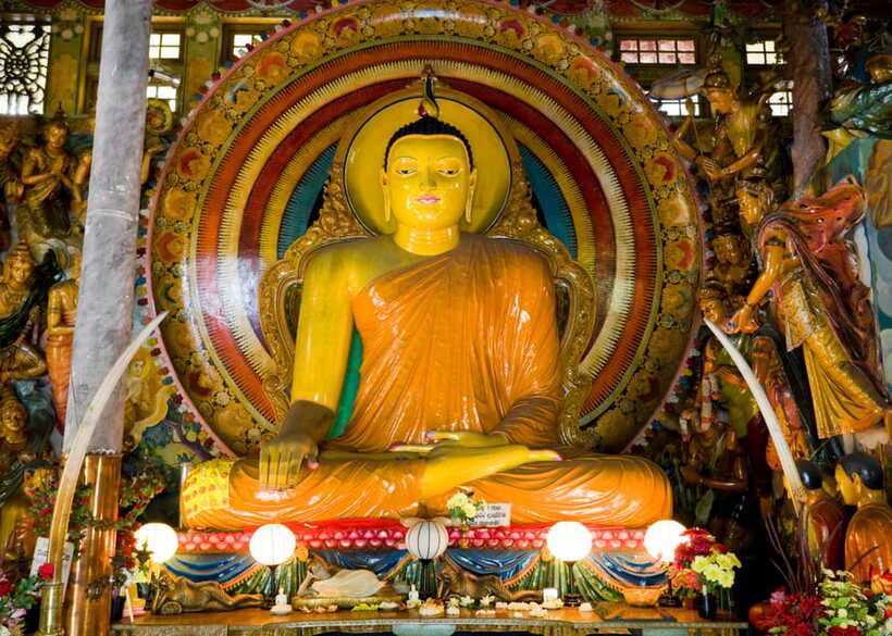 Colombo: One Day Private City Tour With Gangaramaya Temple - Hindu and Christian landmarks in one city circuit