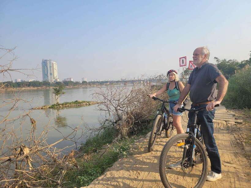 Cycling Through Hanoi: Old Quarter Pagodas & Red River Delta - West Lake, Truc Bach Lake, and Tran Quoc Pagoda